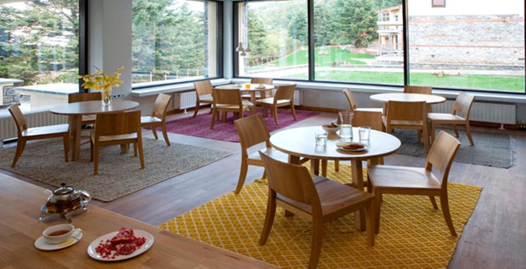 Natura Hotel Vitina Luaran gambar